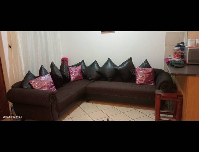 2 bed property to rent in CLOETESVILLE